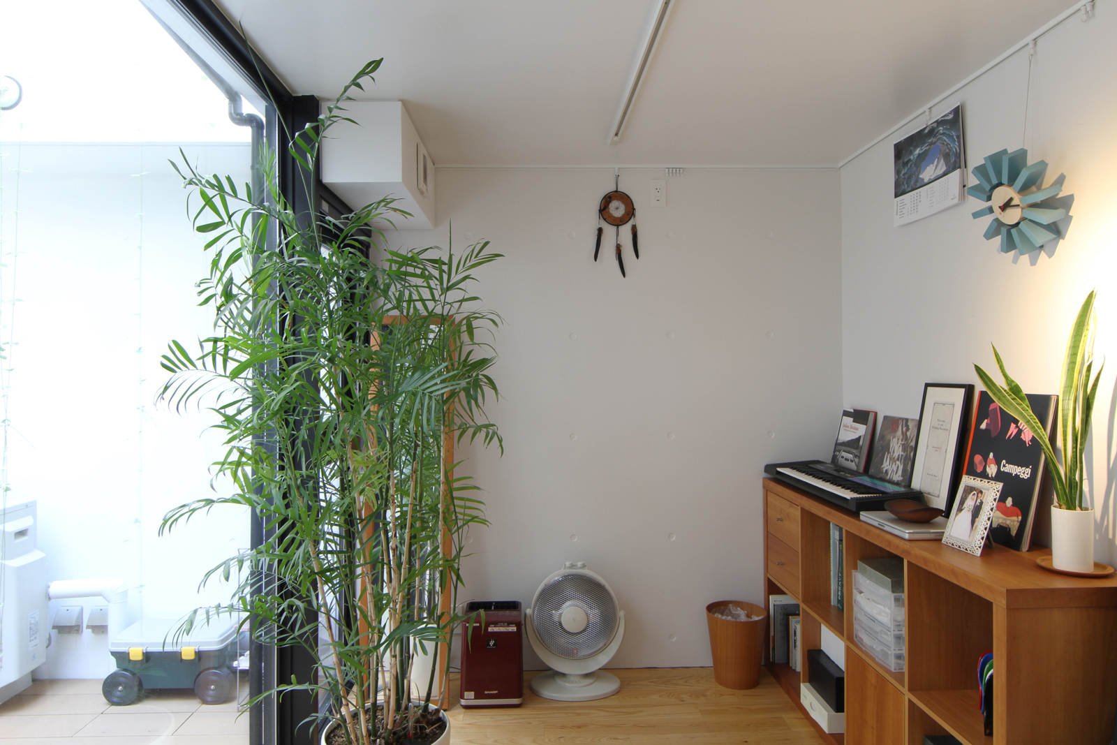 お子様も大好きな離れ。今は趣味の部屋として好きなものを飾る場所。