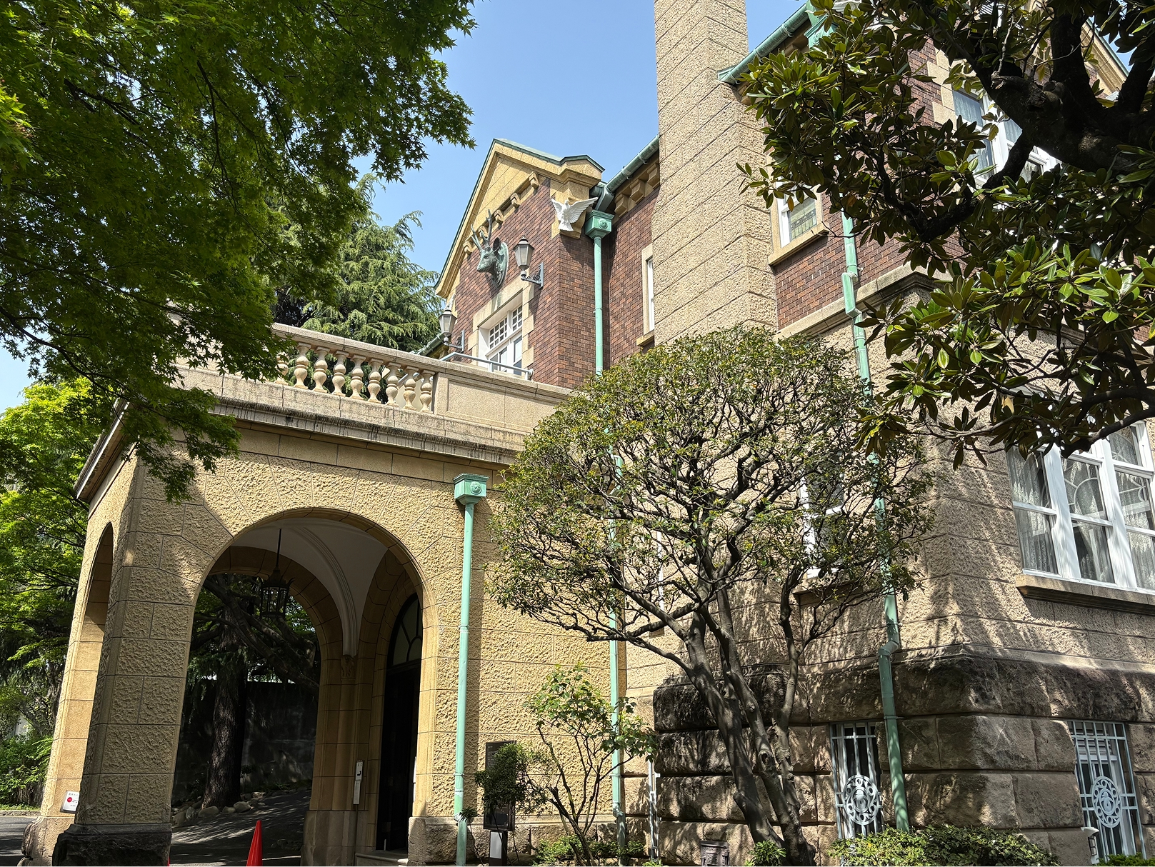 鳩山会館