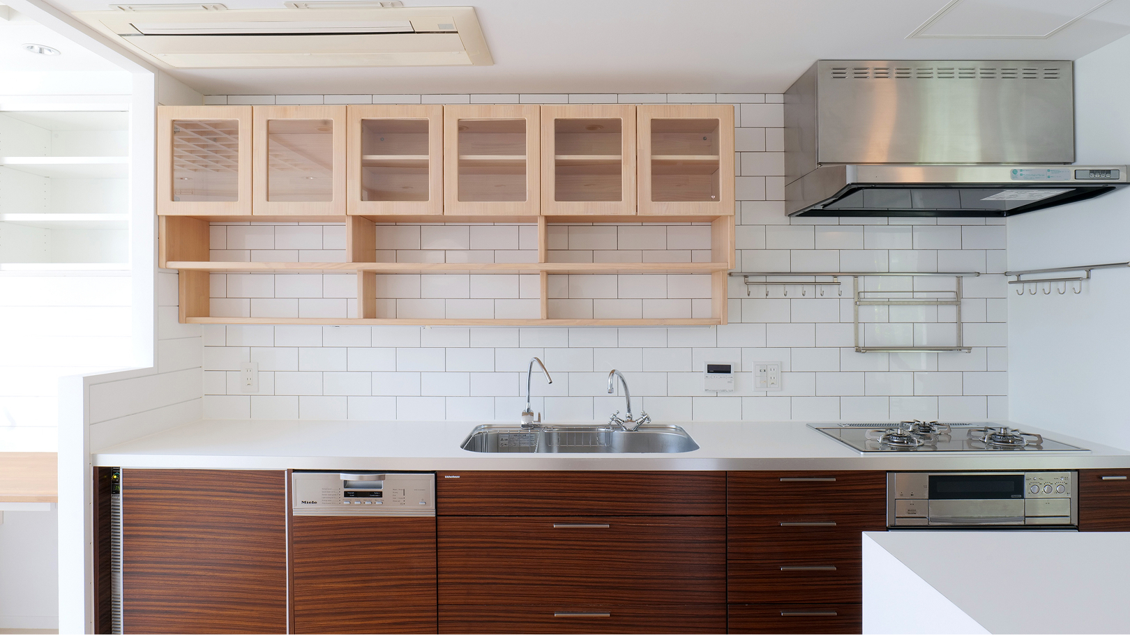 キッチンは、kitchenhouseによるオーダーメイド