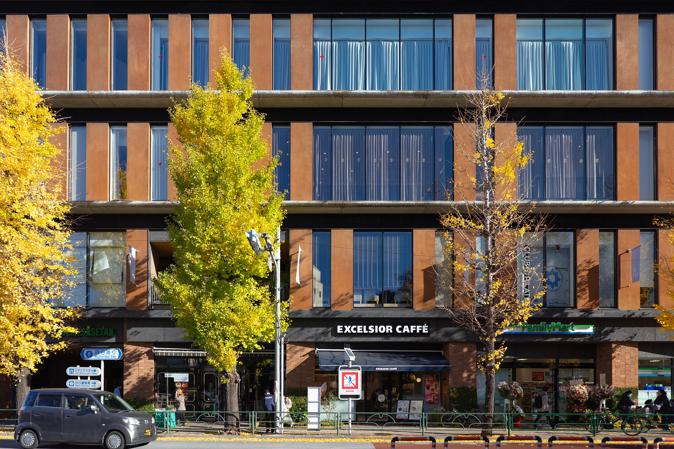 目白駅前の商業施設TRAD｜計画地から徒歩10分